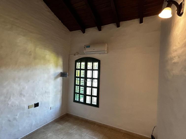 CASA 3 DORMITORIOS EN ALQUILER