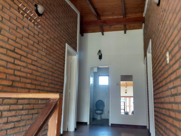 EN ALQUILER  CASA 4 DORMITORIOS
