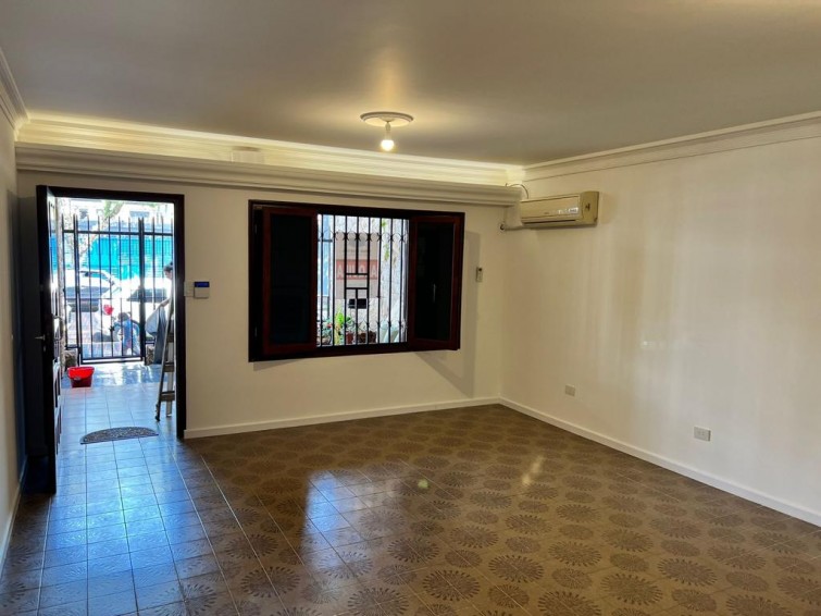 CASA 3 DORMITORIOS EN ALQUILER