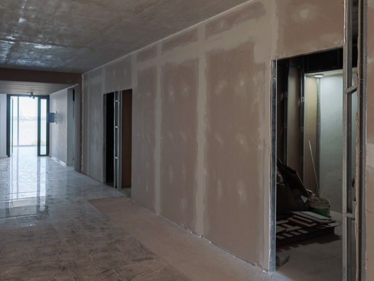 PISO COMPLETO CON 8 OFICINAS EN  ALQUILER EN POSADAS