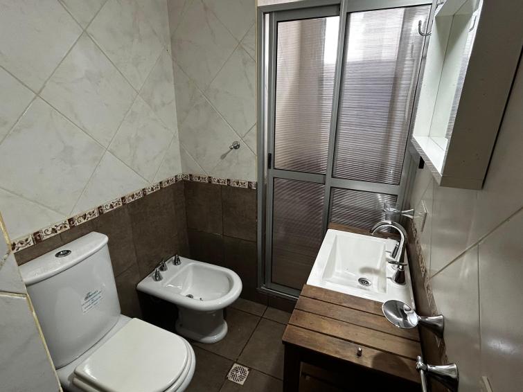 CASA 3 DORMITORIOS EN ALQUILER