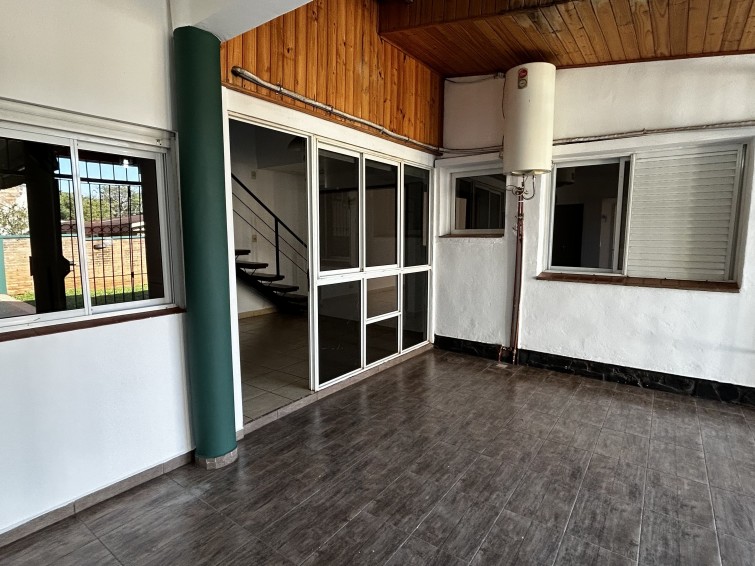 EN VENTA HERMOSA CASA 4 DORMITORIOS