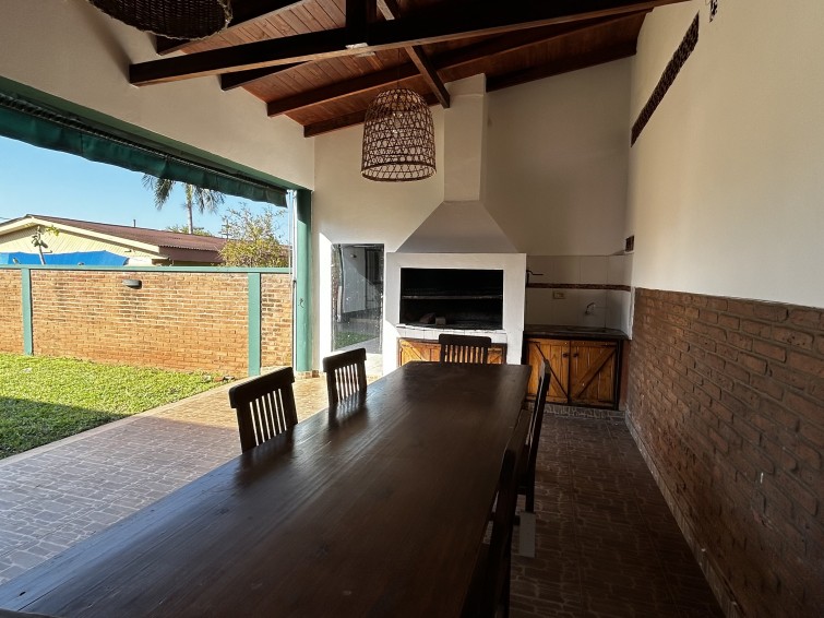 EN VENTA HERMOSA CASA 4 DORMITORIOS