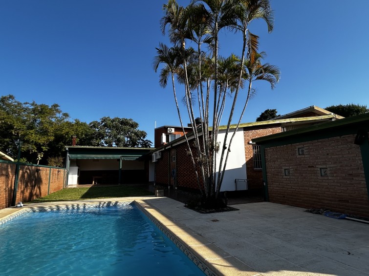 EN VENTA HERMOSA CASA 4 DORMITORIOS