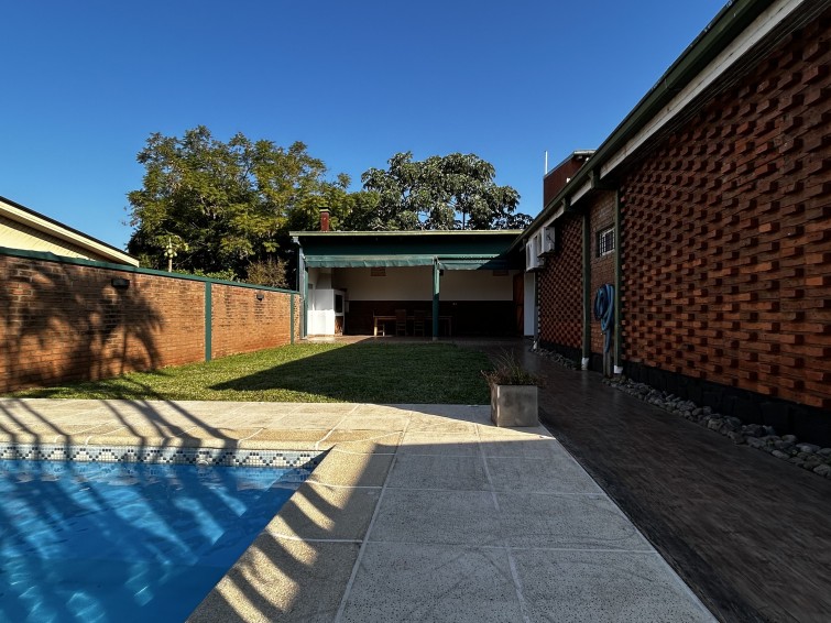 EN VENTA HERMOSA CASA 4 DORMITORIOS
