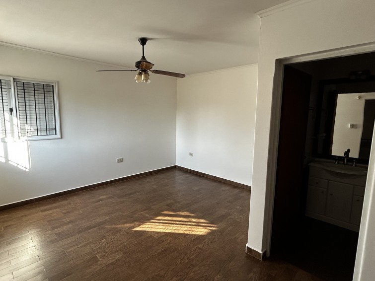 EN VENTA HERMOSA CASA 4 DORMITORIOS