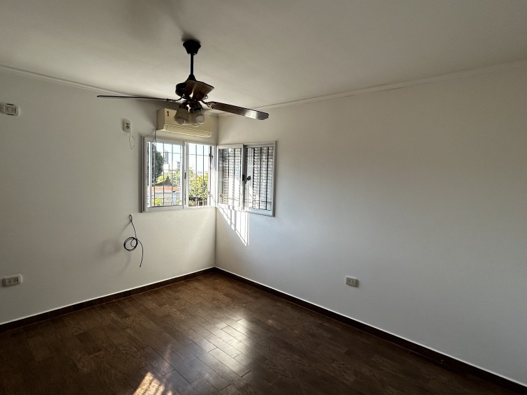 EN VENTA HERMOSA CASA 4 DORMITORIOS