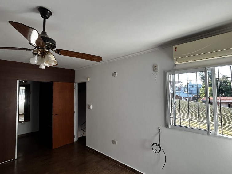 EN VENTA HERMOSA CASA 4 DORMITORIOS