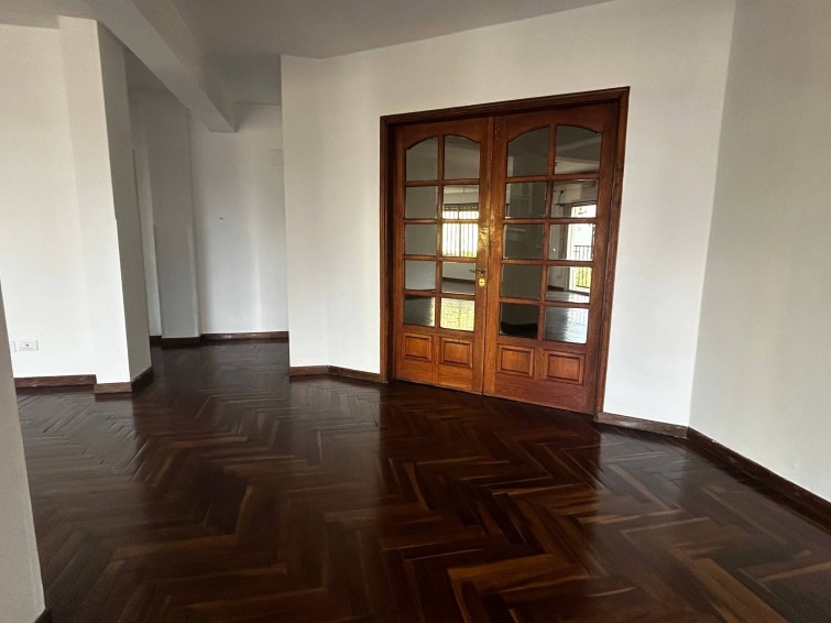 Departamento centrico de 4 dormitorios