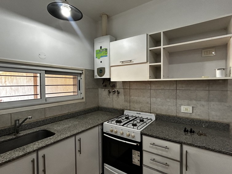 CASA EN ALQUILER EN ITAEMBE GUAZU