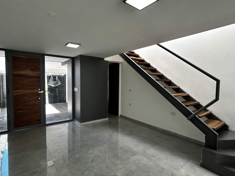 DUPLEX A ESTRENAR EN VENTA – 3 dormitorios en suite