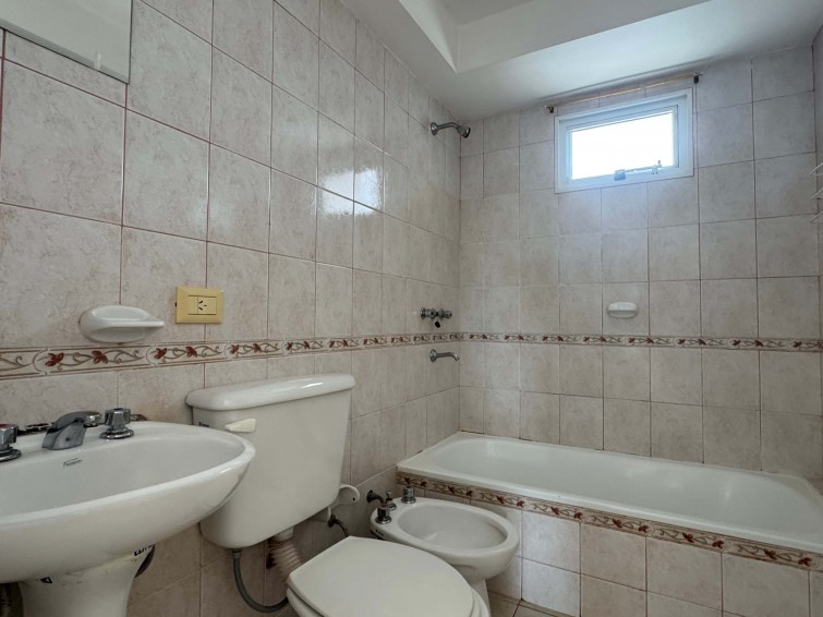 DEPARTAMENTO 2 DORMITORIOS EN ALQUILER CON BALCON