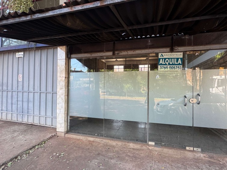 Local comercial sobre avenida