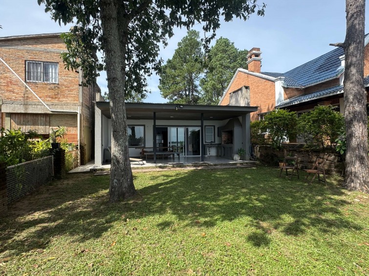 En venta casa de 4 dormitorios en Ituzaingo