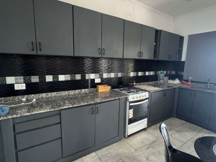 En venta casa de 4 dormitorios en Ituzaingo