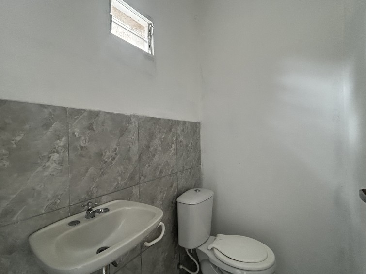LOCAL COMERCIAL  A ESTRENAR  EN ALQUILER