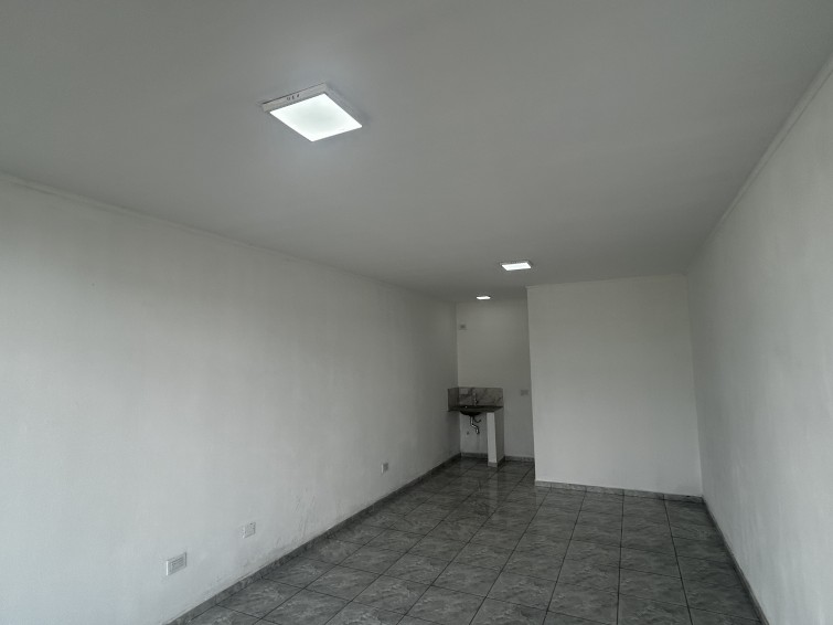 LOCAL COMERCIAL  A ESTRENAR  EN ALQUILER
