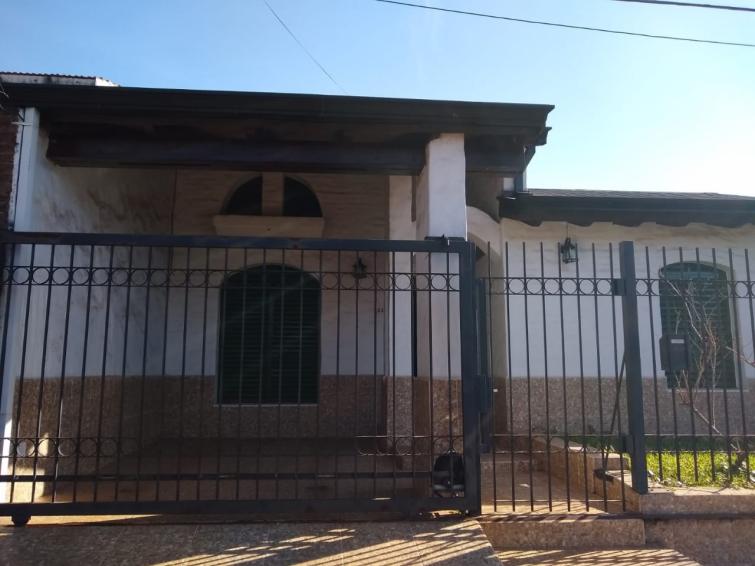 CASA 3 DORMITORIOS EN ALQUILER