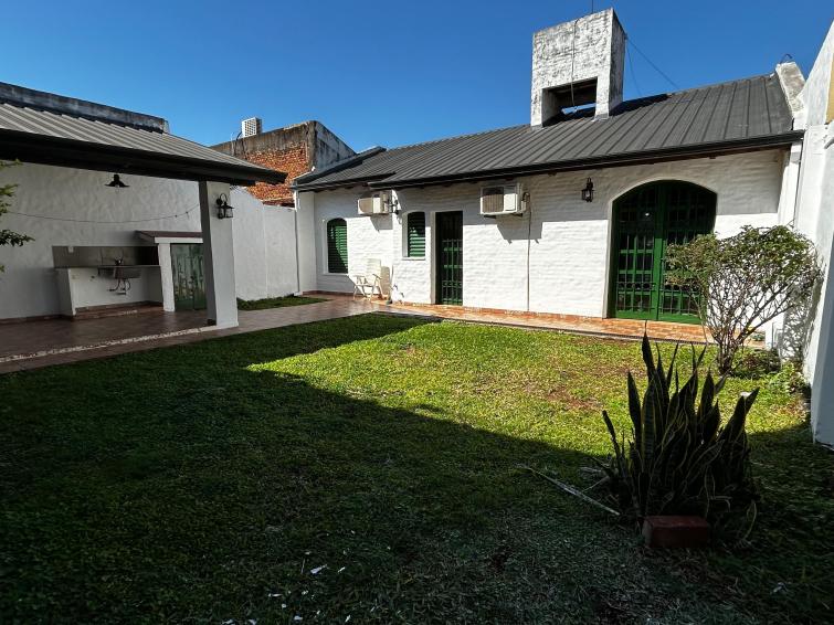 CASA 3 DORMITORIOS EN ALQUILER