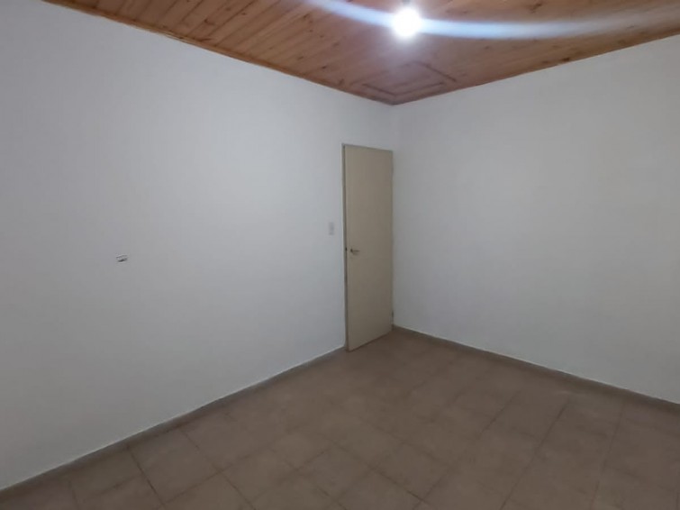 CASA 2 DORMITORIOS EN ALQUILER