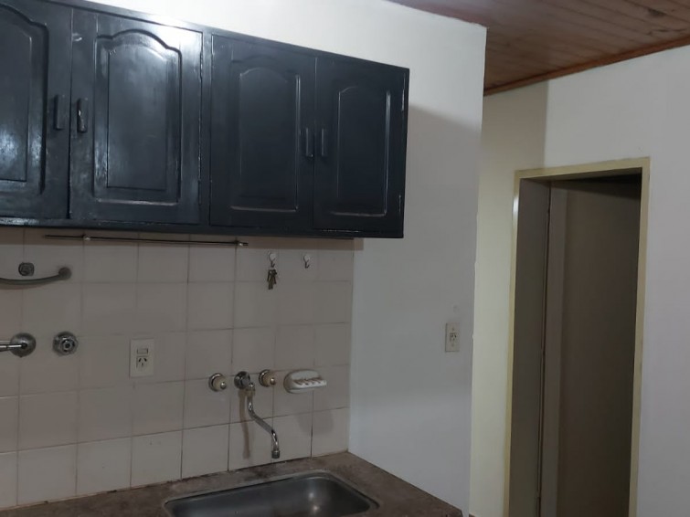 CASA 2 DORMITORIOS EN ALQUILER