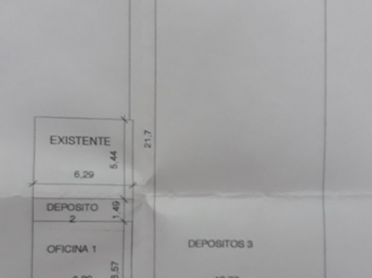 EN ALQUILER  EXCELENTE  LOCAL COMERCIAL  EN ESQUINA