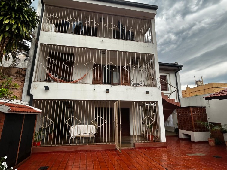 CASA 3 DORMITORIOS EN ALQUILER