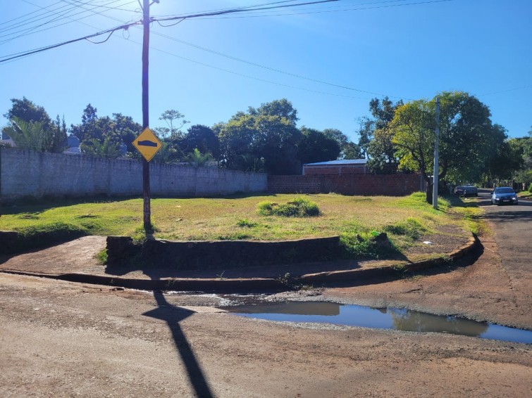 TERRENO EN ESQUINA