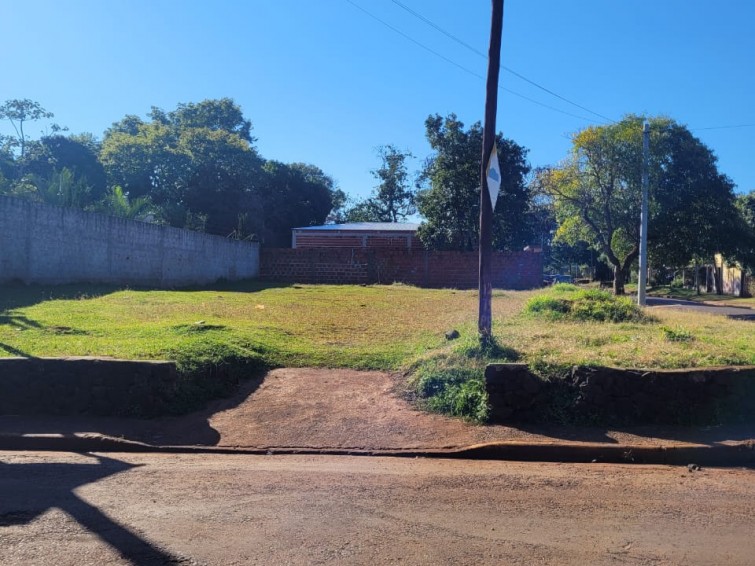 TERRENO EN ESQUINA