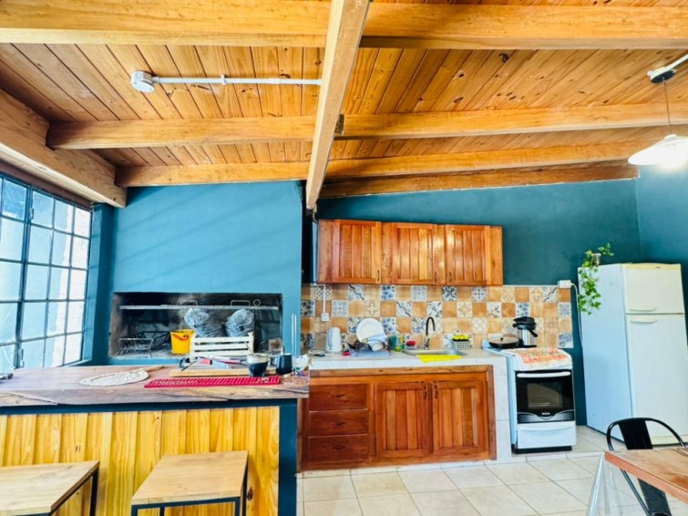 QUINCHO CON PILETA Y DOS DORMITORIOS