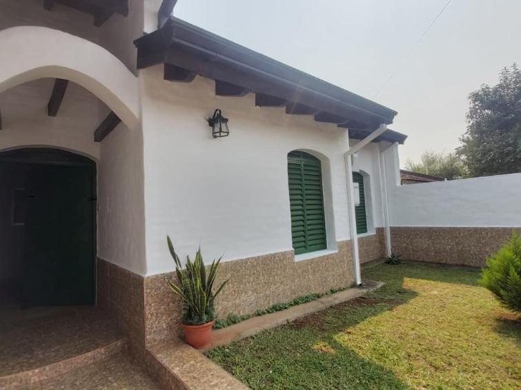 CASA 3 DORMITORIOS EN ALQUILER