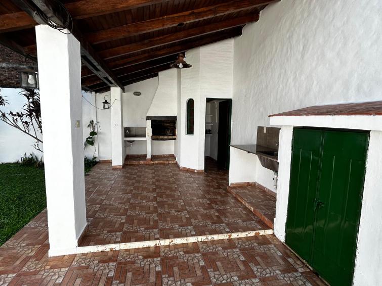 CASA 3 DORMITORIOS EN ALQUILER