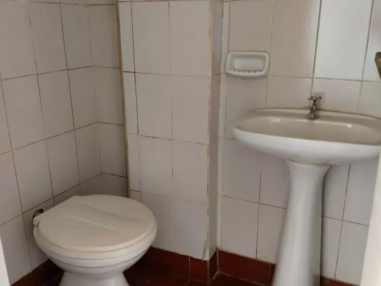 EXCELENTE LOCAL COMERCIAL CÉNTRICO