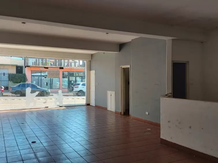 EXCELENTE LOCAL COMERCIAL CÉNTRICO