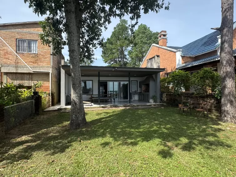 En venta casa de 4 dormitorios en Ituzaingo