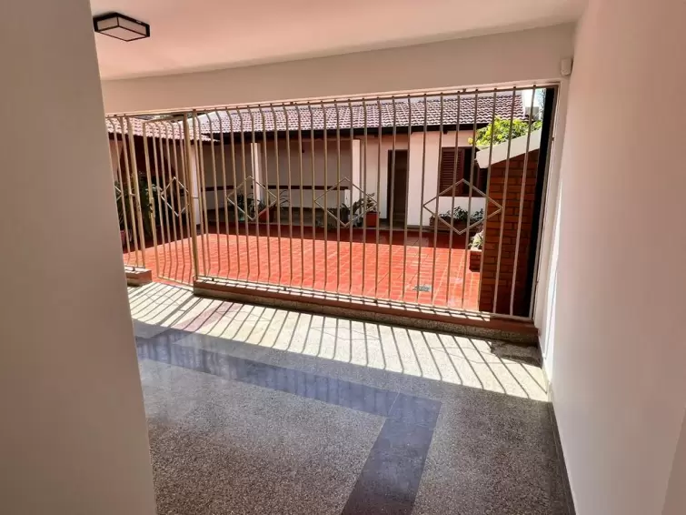 EN VENTA CASA CENTRICA