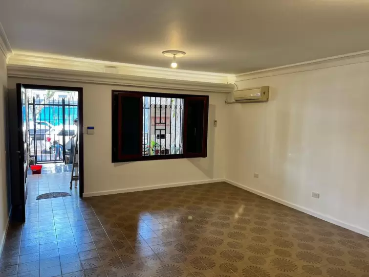 EN VENTA CASA CENTRICA