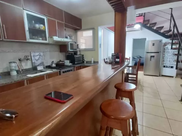 IMPORTANTE CASA EN ALQUILER