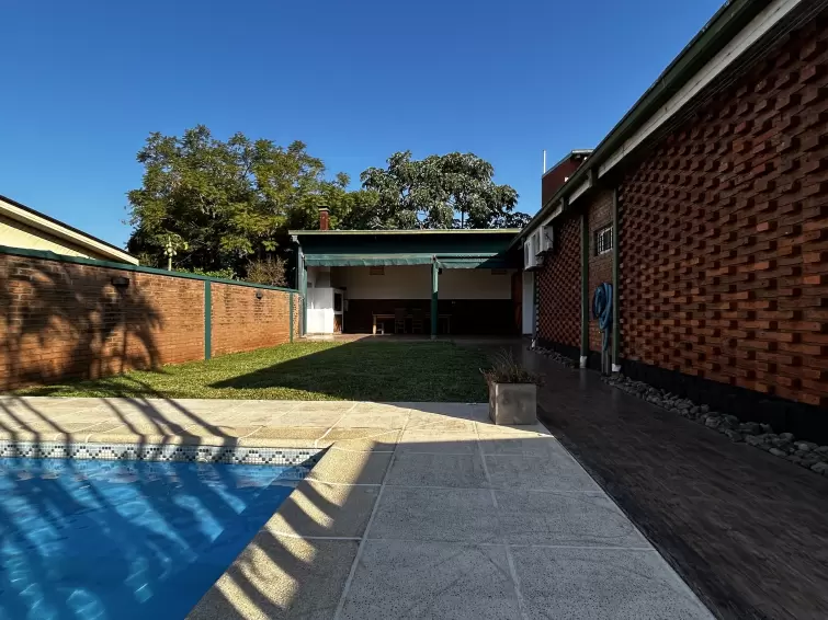 EN VENTA HERMOSA CASA 4 DORMITORIOS