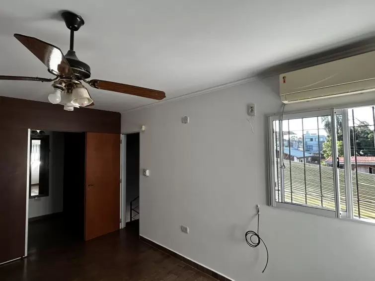 EN VENTA HERMOSA CASA 4 DORMITORIOS