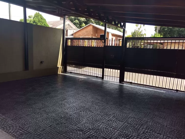 IMPORTANTE CASA EN ALQUILER