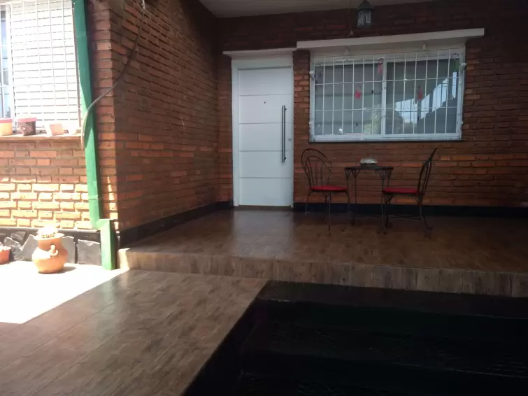 IMPORTANTE CASA EN ALQUILER