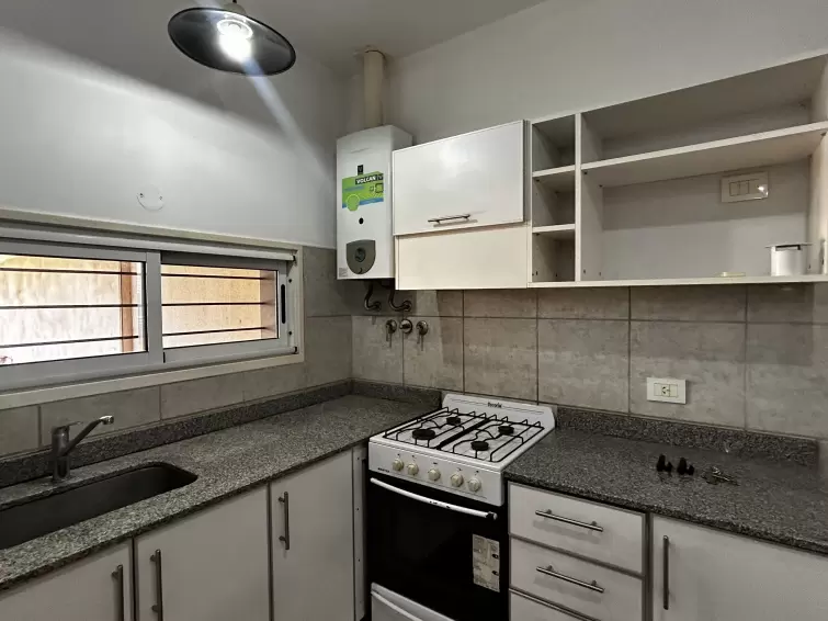 CASA EN ALQUILER EN ITAEMBE GUAZU