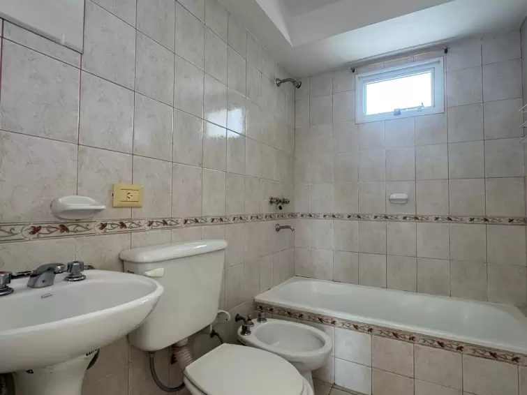 DEPARTAMENTO 2 DORMITORIOS EN ALQUILER CON BALCON