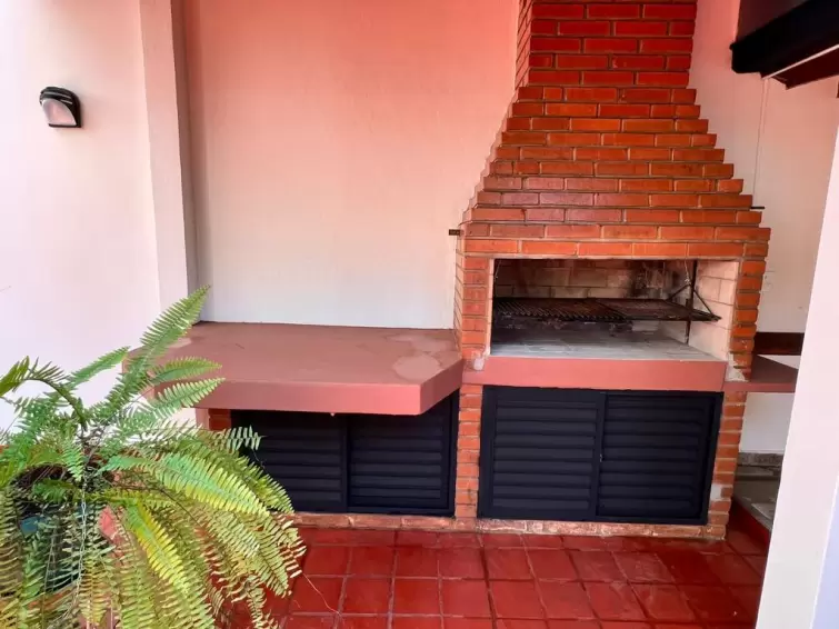 CASA 2 DORMITORIOS EN ALQUILER
